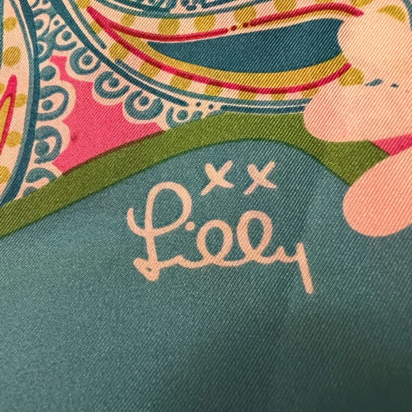 Lilly Pulitzer Silk Paisley Scarf
Butterfly Flowers for Breast Cancer Awareness - Picture 2 of 7